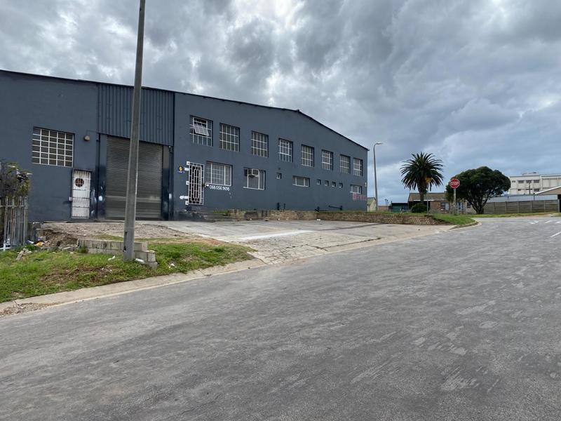 To Let commercial Property for Rent in Neave Industrial Eastern Cape